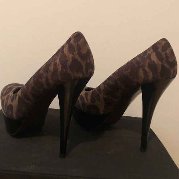 Stuart Weitzman leopard print sexy heels 👠 - Picture 4 of 5
